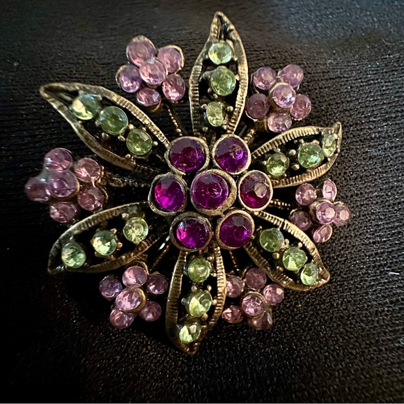 Jewelry - Vintage Brooch/Pendant Rhinestones